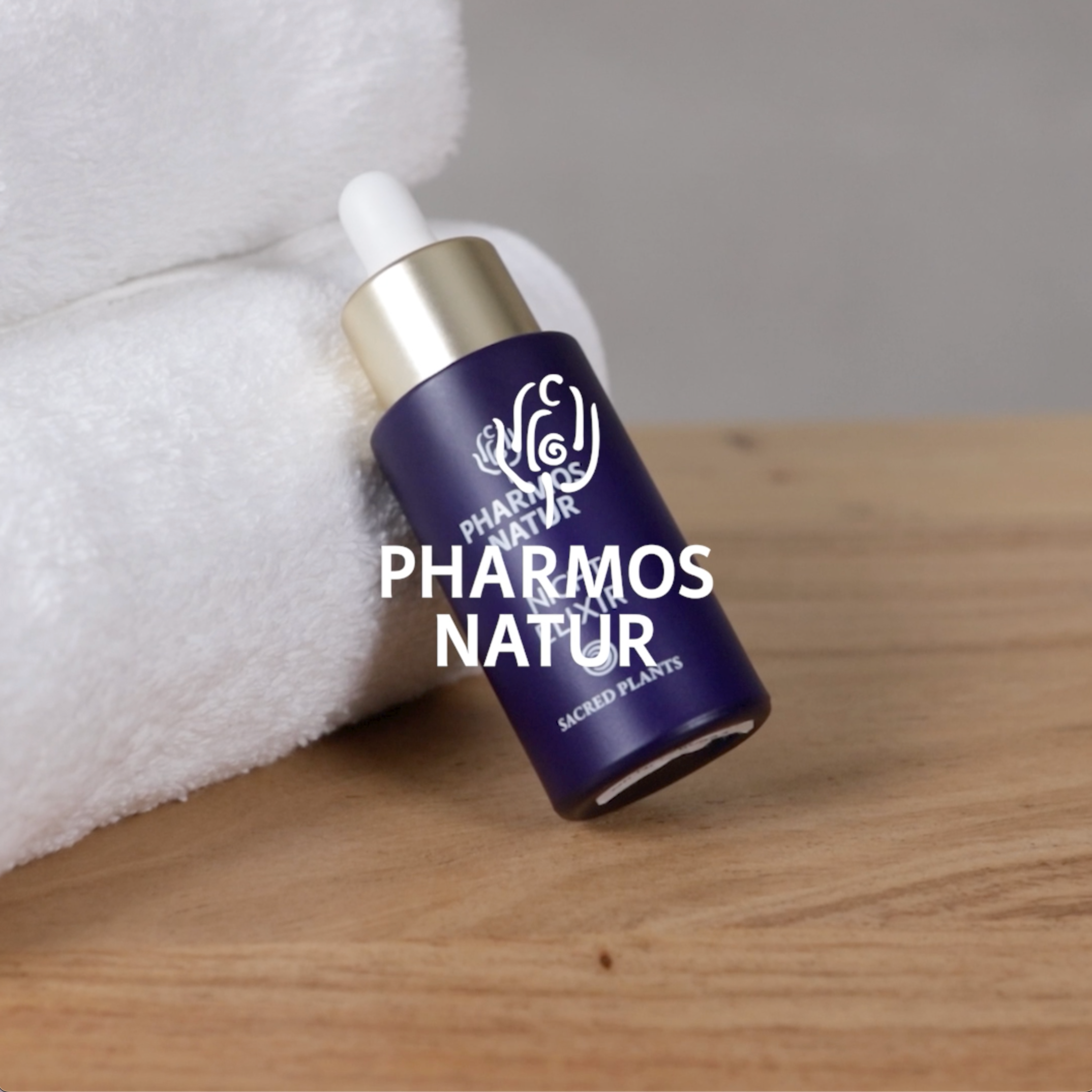 Produkterklärung Video Lunar Skin Ritual Night Elixir durch Cathrin Lorenscheit Schulungsleitung bei Pharmos Natur