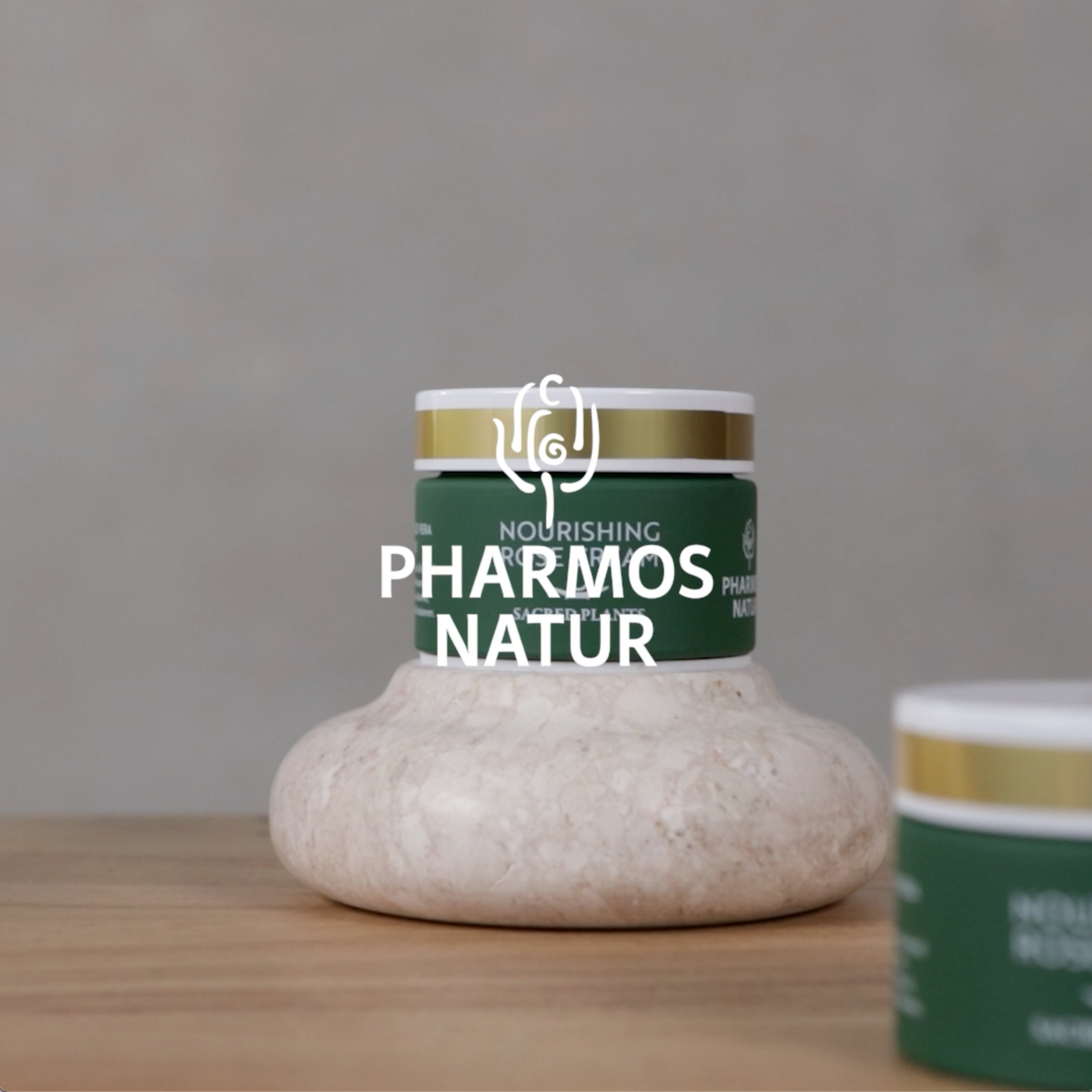 Erklärvideo zu Nourishing Rose Cream durch Bernadette Dalio international Trainer bei Pharmos Natur