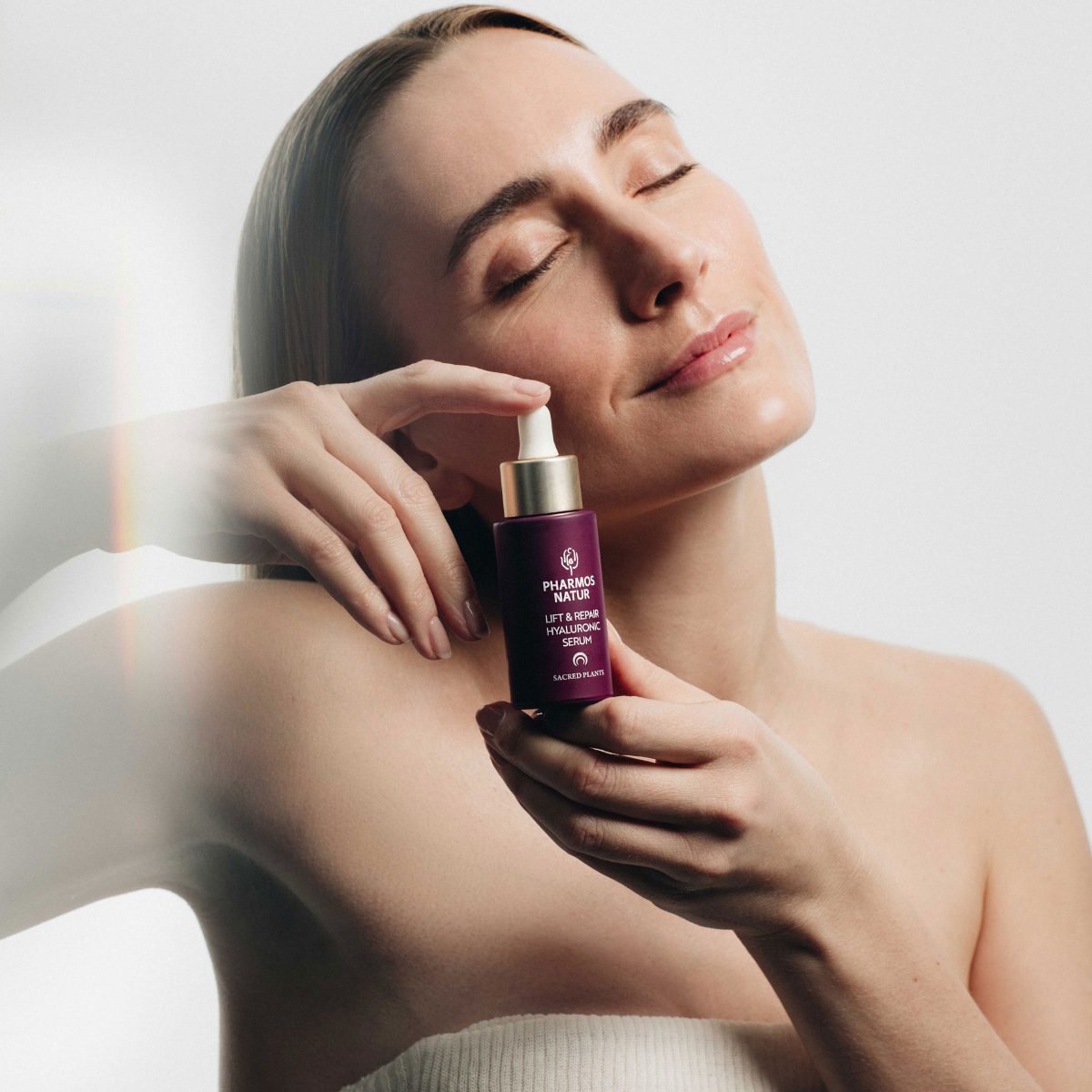 Lift & Repair Hyaluronic Serum Gesichtsserum mit Bio Aloe Vera, Hyaluronsäure und Snow Mushroom