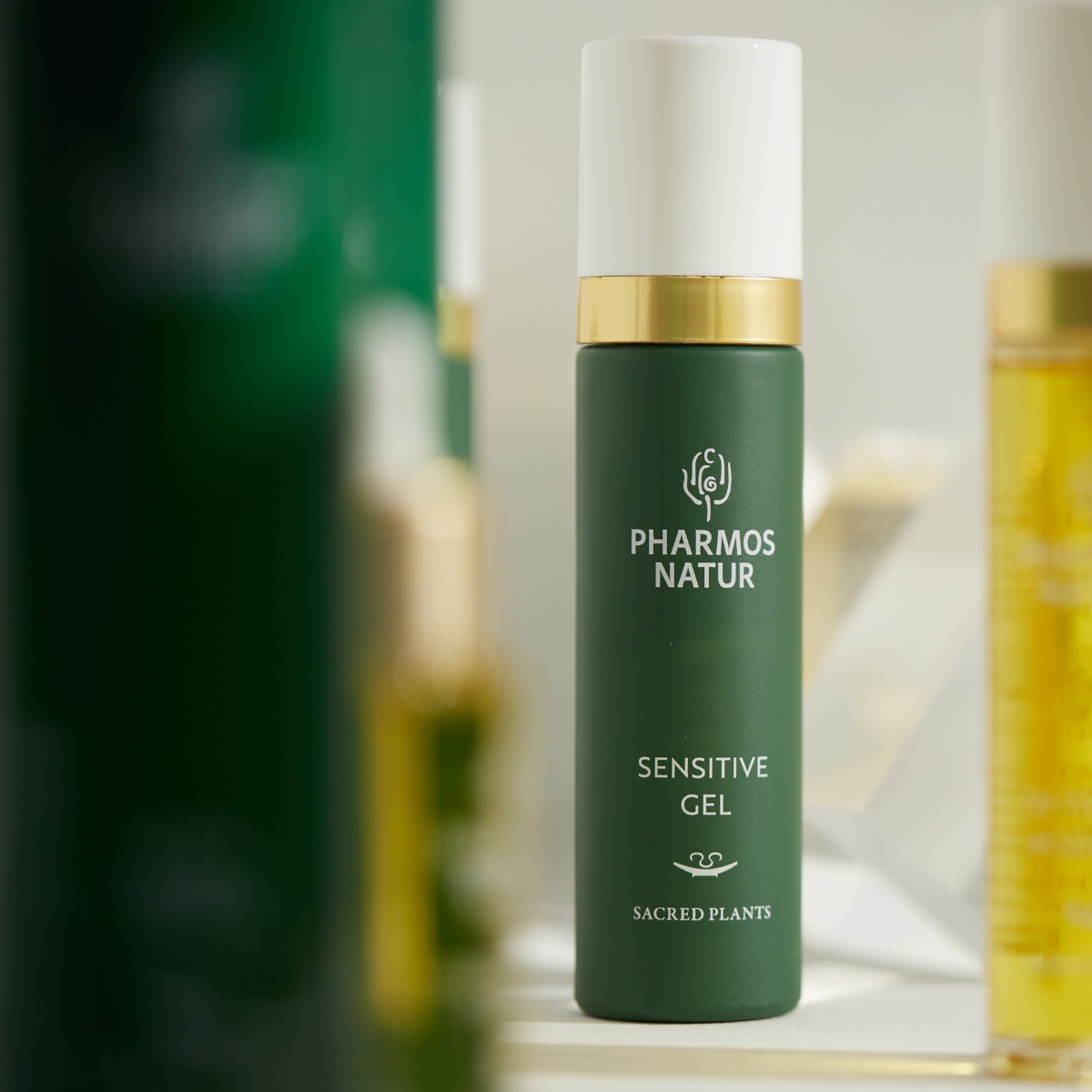 Sensitive Gel Gesichtsgel mit Bio Aloe Vera, Schwarzem Sesam Ursamen und Magnolienrinde für empfindliche Haut