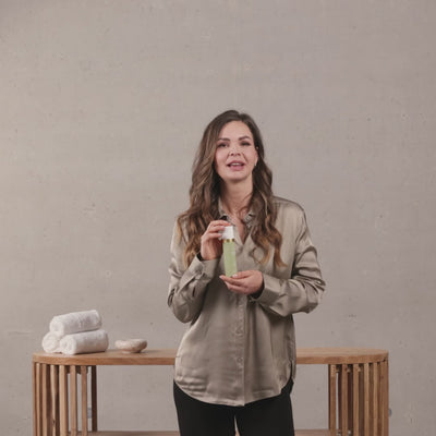Erklärvideo zur Day Protect Cream von Stefanie Seidl Trainer bei Pharmos Natur Academy 