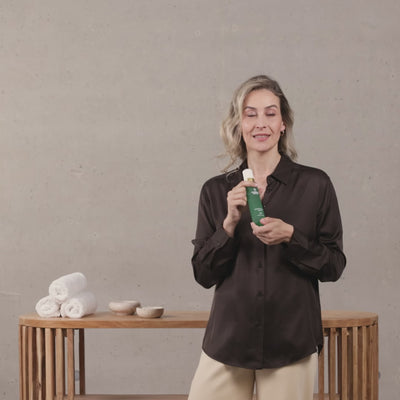 Erklärvideo zu Moisturizing Spray durch Bernadette Dalio international Trainer Pharmos Natur
