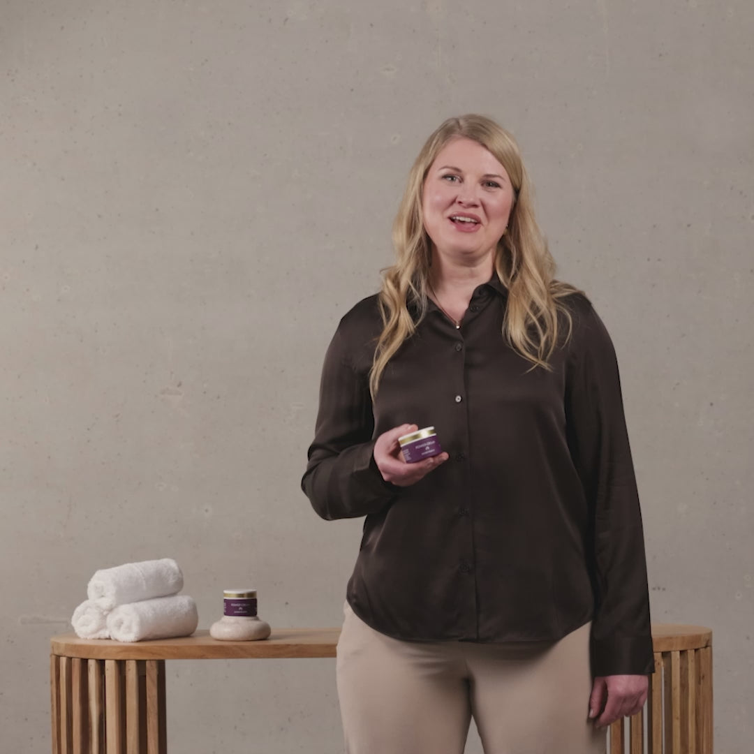 Erklärvideo Love Your Age Powercream durch Cathrin Lorenscheit Schulungsleitung Pharmos Natur