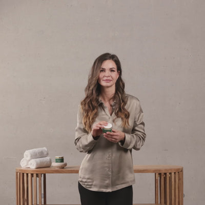 Erklärvideo zu Gentle Peeling durch Stefanie Seidl Trainer bei Pharmos Natur