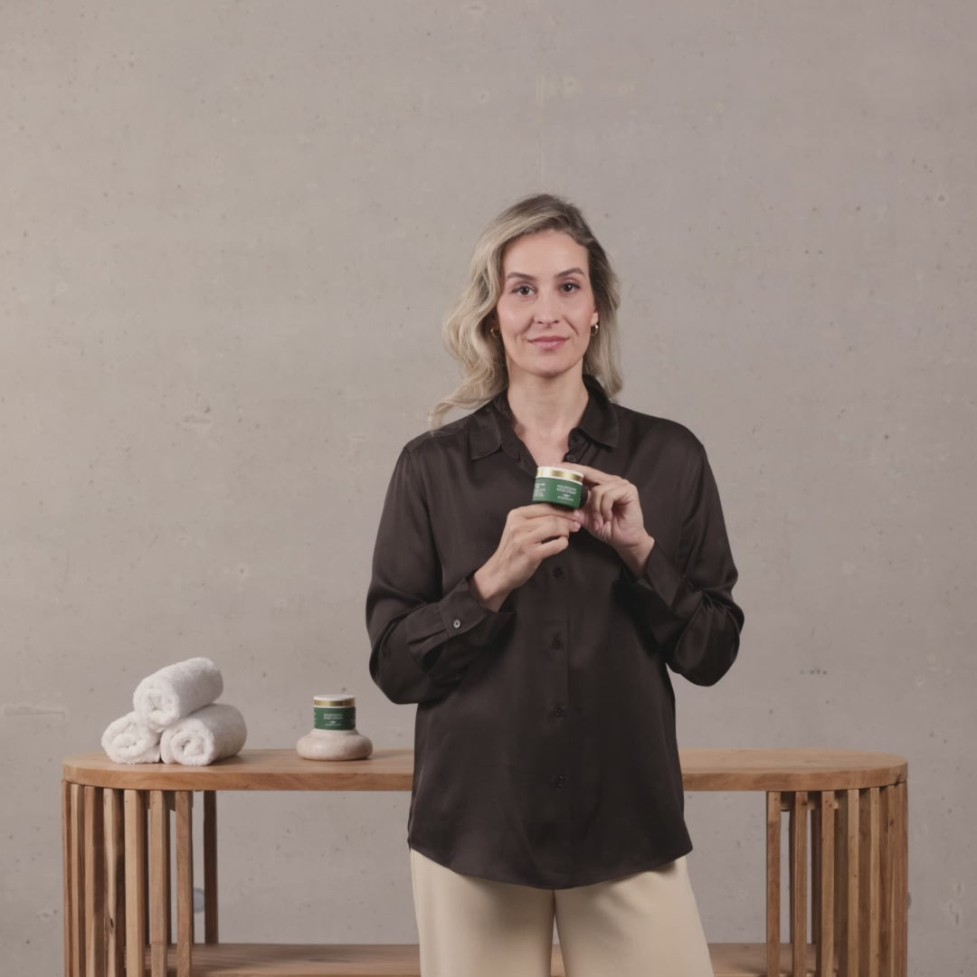 Erklärvideo zu Nourishing Rose Cream durch Bernadette Dalio international Trainer bei Pharmos Natur