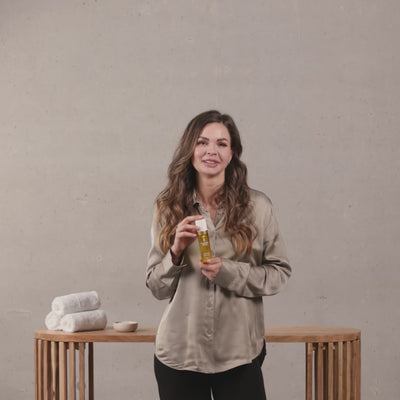 Erklärvideo zu Detoxing Body Oil durch Stefanie Seidl Trainer bei Pharmos Natur